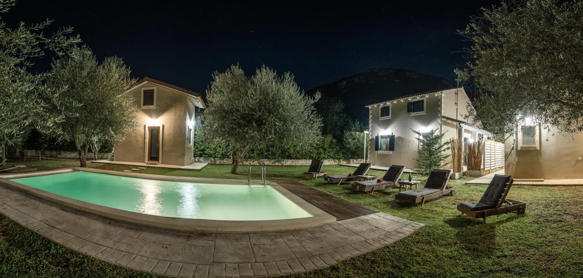 Theonymfi Luxury Villas Doukades Ruang foto